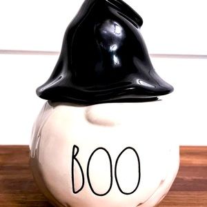 Rae Dunn Gnome” BOO” candle brand new